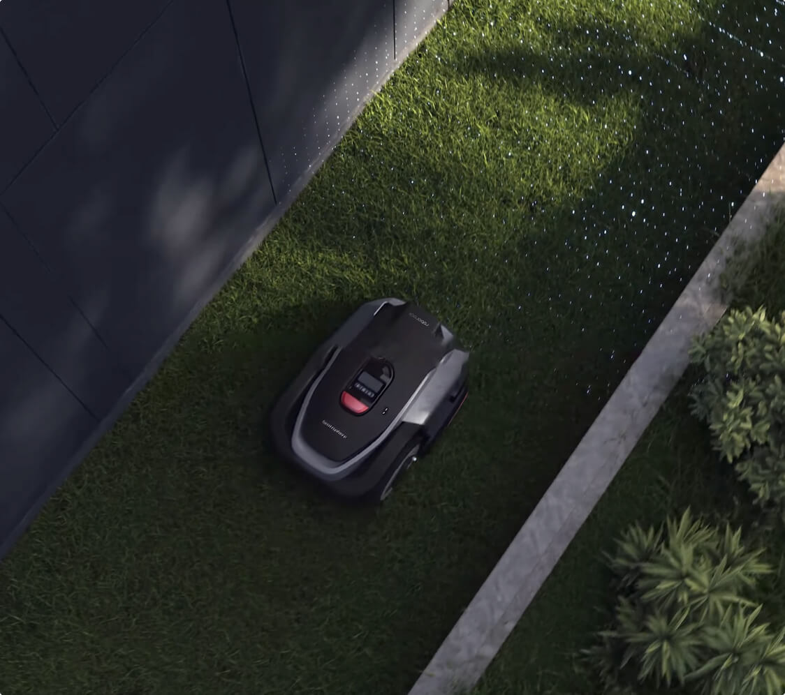 Navigates smoothly through 0.7m-wide passages