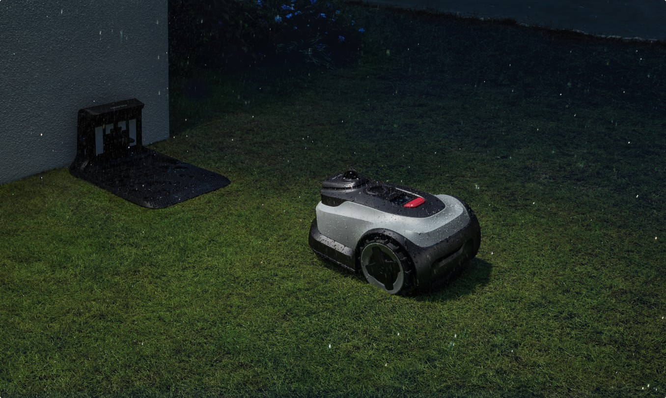 Rain sensor triggering automatic mower return to dock during sudden rainfall